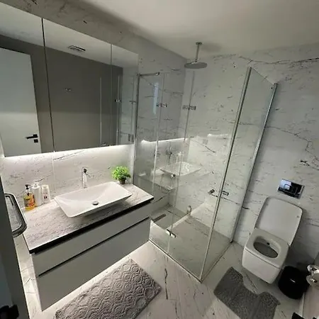 A Luxurious 1+1 Apt At Sinpas Queen Bomonti F-16 아파트