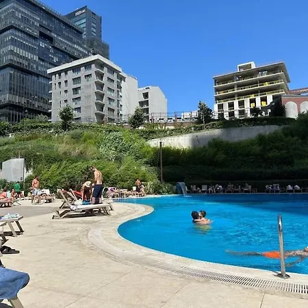 A Luxurious 1+1 Apt At Sinpas Queen Bomonti F-16 Apartament *